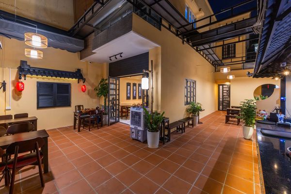 Loa treo tường phát nhạc nền cho Mỳ Hoành Thánh Phong Nhã, TP HCM, loa được thiết kế riêng cho quán, bật lớn không tạp âm, miễn phí công lắp đặt, bảo hành dài hạn 5 năm