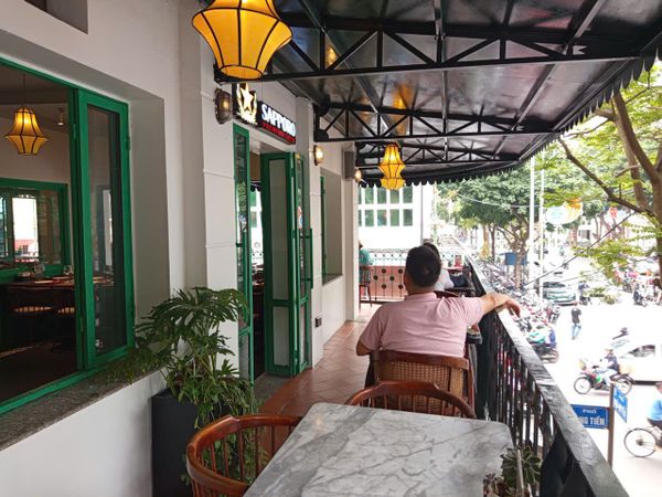 Loa nhà hàng, phát nhạc nền tự động cho HANOI 1930 Bistro, loa được thiết kế riêng cho quán, bật lớn không tạp âm, miễn phí công lắp đặt, bảo hành dài hạn 5 năm