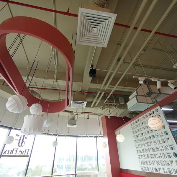 Loa khu vui chơi, phát nhạc nền tự động cho SÂU KID Playground, Hà Nội, loa được thiết kế riêng cho quán, bật lớn không tạp âm, miễn phí công lắp đặt, bảo hành dài hạn 5 năm