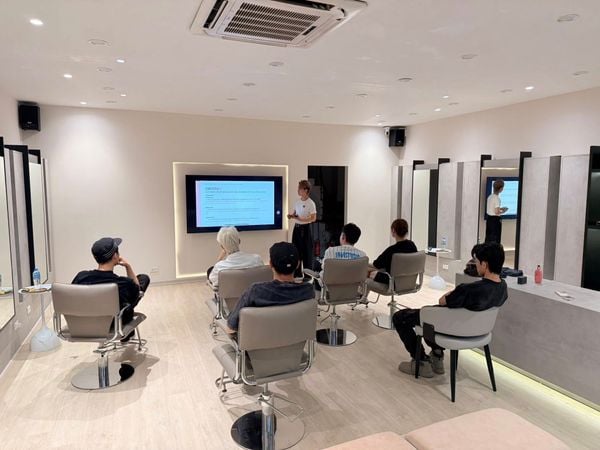 Loa treo tường phát nhạc nền cho Haeyon Hair Studio, Hà Nội, loa được thiết kế riêng cho quán, bật lớn không tạp âm, miễn phí công lắp đặt, bảo hành dài hạn 5 năm