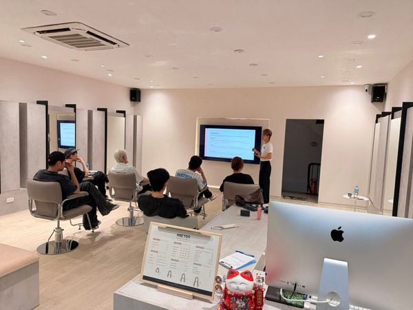 Loa treo tường phát nhạc nền cho Haeyon Hair Studio, Hà Nội, loa được thiết kế riêng cho quán, bật lớn không tạp âm, miễn phí công lắp đặt, bảo hành dài hạn 5 năm