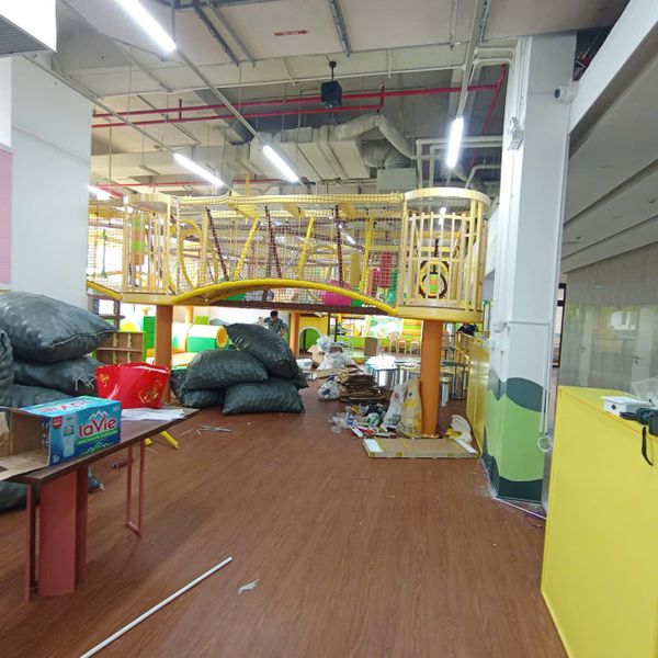Loa khu vui chơi, phát nhạc nền tự động cho SÂU KID Playground, Hà Nội, loa được thiết kế riêng cho quán, bật lớn không tạp âm, miễn phí công lắp đặt, bảo hành dài hạn 5 năm