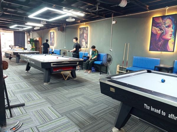 Loa billiard phát nhạc nền tự động Goldsound cho 86 BILLIARDS Club, Hà Nội, loa được thiết kế riêng cho quán, bật lớn không tạp âm, miễn phí công lắp đặt, bảo hành dài hạn 5 năm