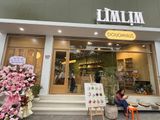 Loa treo tường phát nhạc nền cho quán Lịm Donuts, Hà Nội, loa được thiết kế riêng cho quán, bật lớn không tạp âm, miễn phí công lắp đặt, bảo hành dài hạn 5 năm