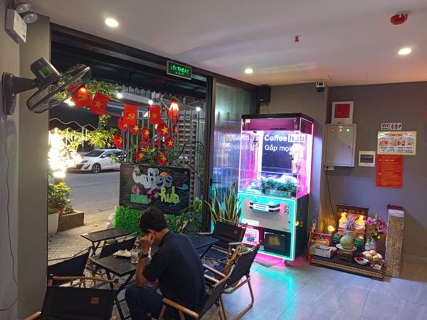 Loa treo tường không dây cho quán Coffee hub, Hà Nội, loa được thiết kế riêng cho quán, bật lớn không tạp âm, miễn phí công lắp đặt, bảo hành dài hạn 5 năm