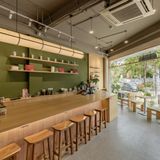 Loa treo tường phát nhạc nền cho quán Lịm Donuts, Hà Nội, loa được thiết kế riêng cho quán, bật lớn không tạp âm, miễn phí công lắp đặt, bảo hành dài hạn 5 năm