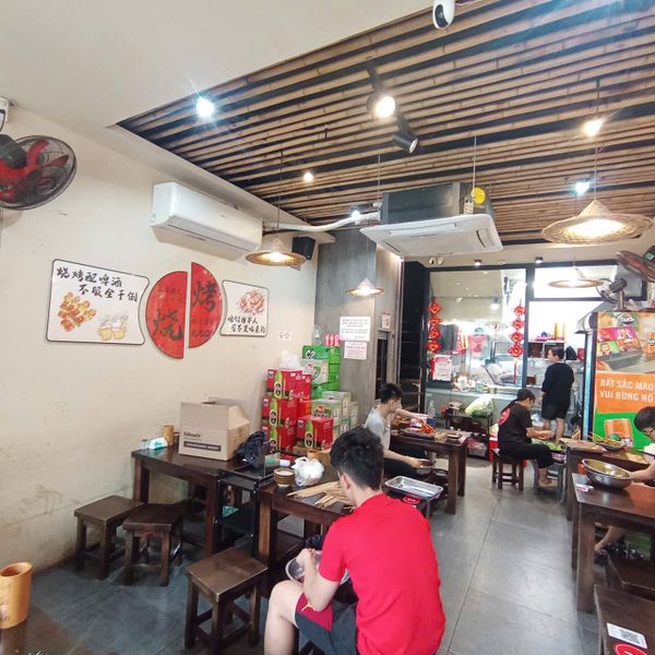 Loa treo tường phát nhạc nền cho nhà hàng Tường Viên, Hà Nội, loa được thiết kế riêng cho quán, bật lớn không tạp âm, miễn phí công lắp đặt, bảo hành dài hạn 5 năm