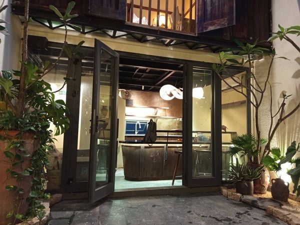 Loa treo tường phát nhạc nền cho Hạt Lành Tea & Coffee, TP. Hà Nội, loa được thiết kế riêng cho quán, bật lớn không tạp âm, miễn phí công lắp đặt, bảo hành dài hạn 5 năm