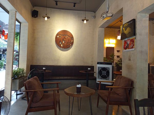 Loa treo tường phát nhạc nền cho quán Li En Coffee, TP.HCM, loa được thiết kế riêng cho quán, bật lớn không tạp âm, miễn phí công lắp đặt, bảo hành dài hạn 5 năm