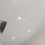 Loa âm trần phát nhạc nền cho quán Trà sữa Bông Biêng - Lê Văn Lương, Hà Nội, loa được thiết kế riêng cho quán, bật lớn không tạp âm, miễn phí công lắp đặt, bảo hành dài hạn 5 năm