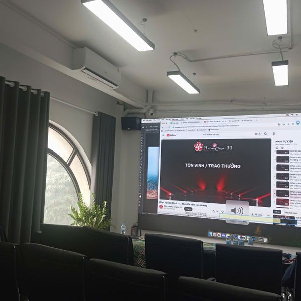 Loa hội trường, loa hội thảo cho văn phòng Elite Capital, Hà Nội, loa được thiết kế riêng cho quán, bật lớn không tạp âm, miễn phí công lắp đặt, bảo hành dài hạn 5 năm