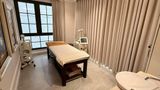 Loa treo tường phát nhạc nền cho H.E.R Beauty Clinic, Hà Nội, loa được thiết kế riêng cho quán, bật lớn không tạp âm, miễn phí công lắp đặt, bảo hành dài hạn 5 năm