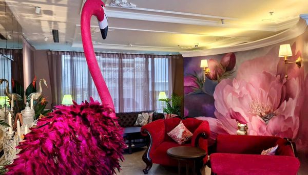 Loa treo tường phát nhạc nền cho H.E.R Beauty Clinic, Hà Nội, loa được thiết kế riêng cho quán, bật lớn không tạp âm, miễn phí công lắp đặt, bảo hành dài hạn 5 năm