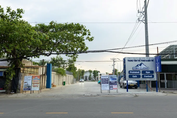 Loa treo tường phát thông báo, phát nhạc cho Trung tâm Thể thao & Giải trí Kiên Cường, Tây Ninh, loa được thiết kế riêng cho quán, bật lớn không tạp âm, miễn phí công lắp đặt, bảo hành dài hạn 5 năm