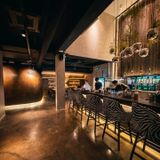 Loa treo tường không dây, phát nhạc nền cho Soma Pub & Dining, TP.Hà Nội, loa được thiết kế riêng cho quán, bật lớn không tạp âm, miễn phí công lắp đặt, bảo hành dài hạn 5 năm