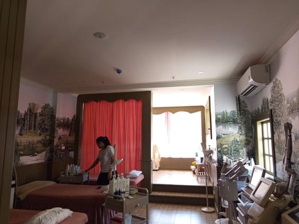 Loa âm trần phát nhạc nền cho Shelly Beauty, TP Hà Nội, loa được thiết kế riêng cho quán, bật lớn không tạp âm, miễn phí công lắp đặt, bảo hành dài hạn 5 năm