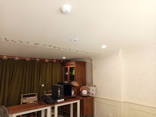 Loa âm trần phát nhạc nền cho Shelly Beauty, TP Hà Nội, loa được thiết kế riêng cho quán, bật lớn không tạp âm, miễn phí công lắp đặt, bảo hành dài hạn 5 năm