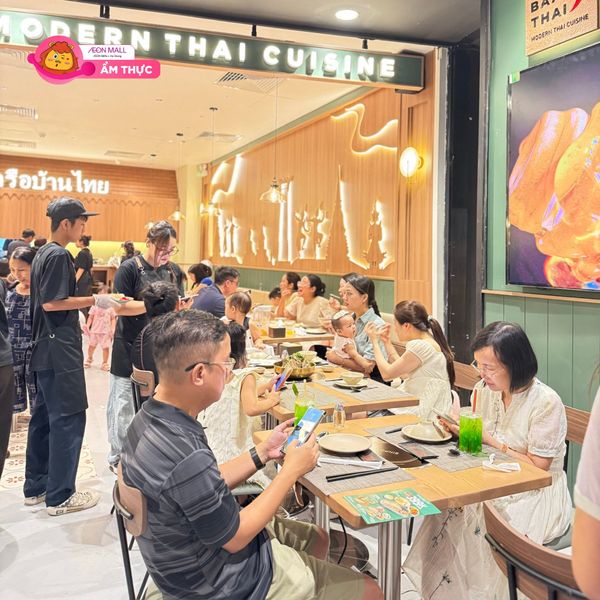 Loa treo tường phát nhạc nền cho nhà hàng Khrua Baan Thai AEON MALL Hà Đông, loa được thiết kế riêng cho quán, bật lớn không tạp âm, miễn phí công lắp đặt, bảo hành dài hạn 5 năm