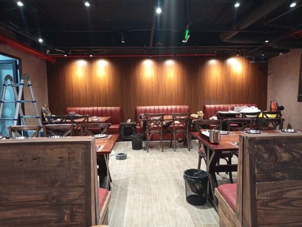 Loa treo tường phát nhạc nền cho nhà hàng CTQ Texas BBQ Việt Nam - Thịt Chín Chậm, Hà Nội, loa được thiết kế riêng cho quán, bật lớn không tạp âm, miễn phí công lắp đặt, bảo hành dài hạn 5 năm