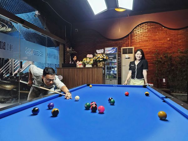 Loa treo tường phát nhạc nền cho 101 Billiards - Bida Quận 7, TP. HCM, loa được thiết kế riêng cho quán, bật lớn không tạp âm, miễn phí công lắp đặt, bảo hành dài hạn 5 năm