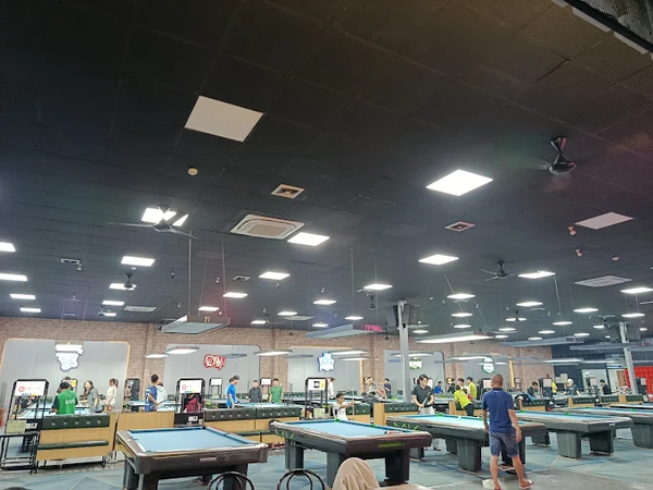 Lắp đặt thêm loa cho phòng chơi NIZ Billiards Club BKPRO, Đà Nẵng, loa được thiết kế riêng cho quán, bật lớn không tạp âm, miễn phí công lắp đặt, bảo hành dài hạn 5 năm