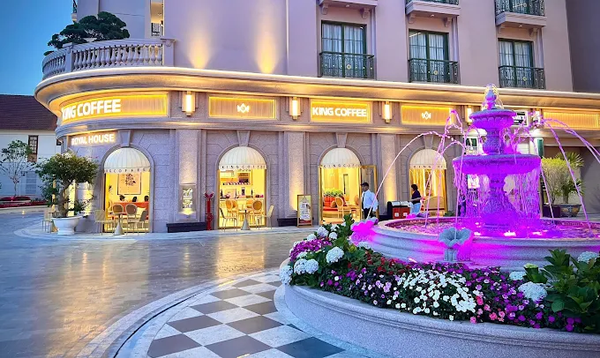 Loa treo tường phát nhạc nền cho King Coffee Royal House, Lâm Đồng, loa được thiết kế riêng cho quán, bật lớn không tạp âm, miễn phí công lắp đặt, bảo hành dài hạn 5 năm