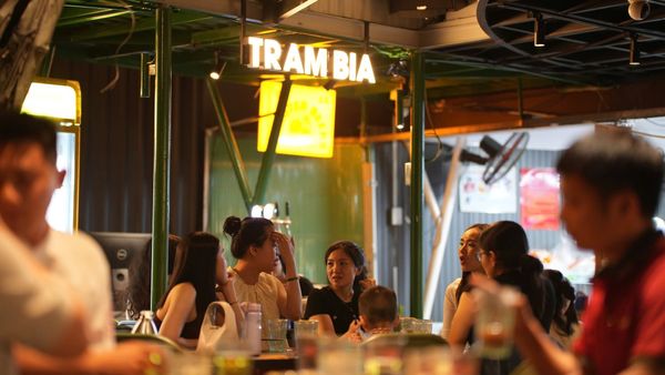 Loa treo tường phát nhạc nền cho nhà hàng Local An Nhau, TP.HCM, loa được thiết kế riêng cho quán, bật lớn không tạp âm, miễn phí công lắp đặt, bảo hành dài hạn 5 năm