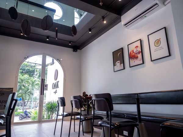 Loa treo tường không dây, phát nhạc nền cho OAK café, TP.HCM, loa được thiết kế riêng cho quán, bật lớn không tạp âm, miễn phí công lắp đặt, bảo hành dài hạn 5 năm