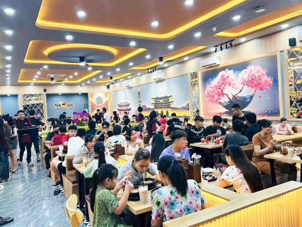 Loa treo tường phát nhạc nền cho nhà hàng Mì Cay SEOUL Xoài Đôi, Tây Ninh, loa được thiết kế riêng cho quán, bật lớn không tạp âm, miễn phí công lắp đặt, bảo hành dài hạn 5 năm