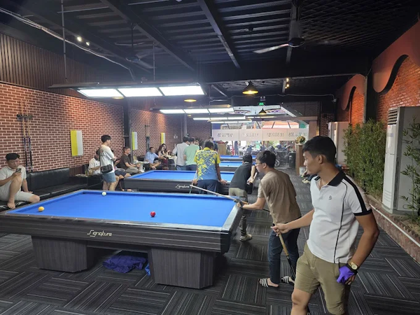 Loa treo tường phát nhạc nền cho 101 Billiards - Bida Quận 7, TP. HCM, loa được thiết kế riêng cho quán, bật lớn không tạp âm, miễn phí công lắp đặt, bảo hành dài hạn 5 năm