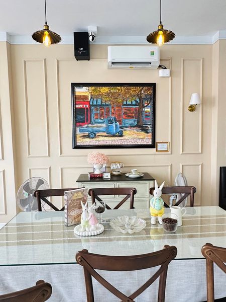 Loa treo tường không dây, phát nhạc nền cho Charmant Cafe & Gallerie, Nha Trang, loa được thiết kế riêng cho quán, bật lớn không tạp âm, miễn phí công lắp đặt, bảo hành dài hạn 5 năm
