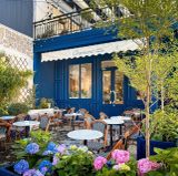 Loa treo tường không dây, phát nhạc nền cho Charmant Cafe & Gallerie, Nha Trang, loa được thiết kế riêng cho quán, bật lớn không tạp âm, miễn phí công lắp đặt, bảo hành dài hạn 5 năm