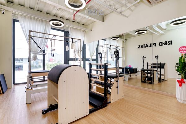 Loa treo tường phát nhạc nền cho R&D Pilates,TP.HCM, loa được thiết kế riêng cho quán, bật lớn không tạp âm, miễn phí công lắp đặt, bảo hành dài hạn 5 năm