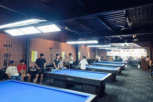 Loa treo tường phát nhạc nền cho 101 Billiards - Bida Quận 7, TP. HCM, loa được thiết kế riêng cho quán, bật lớn không tạp âm, miễn phí công lắp đặt, bảo hành dài hạn 5 năm