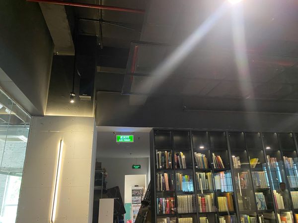 Loa treo tường phát nhạc nền cho văn phòng công ty JC Việt Nam, TP Hà Nội, loa được thiết kế riêng cho quán, bật lớn không tạp âm, miễn phí công lắp đặt, bảo hành dài hạn 5 năm