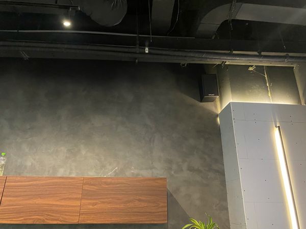 Loa treo tường phát nhạc nền cho văn phòng công ty JC Việt Nam, TP Hà Nội, loa được thiết kế riêng cho quán, bật lớn không tạp âm, miễn phí công lắp đặt, bảo hành dài hạn 5 năm