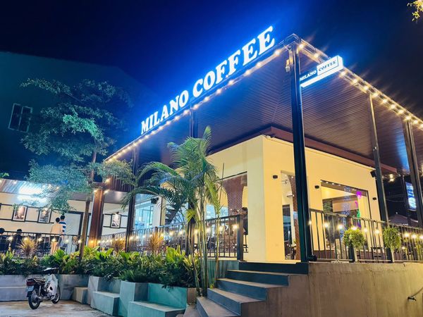 Loa treo tường phát nhạc nền cho Milano Coffee Phù Ninh, Phú Thọ loa được thiết kế riêng cho quán, bật lớn không tạp âm, miễn phí công lắp đặt, bảo hành dài hạn 5 năm