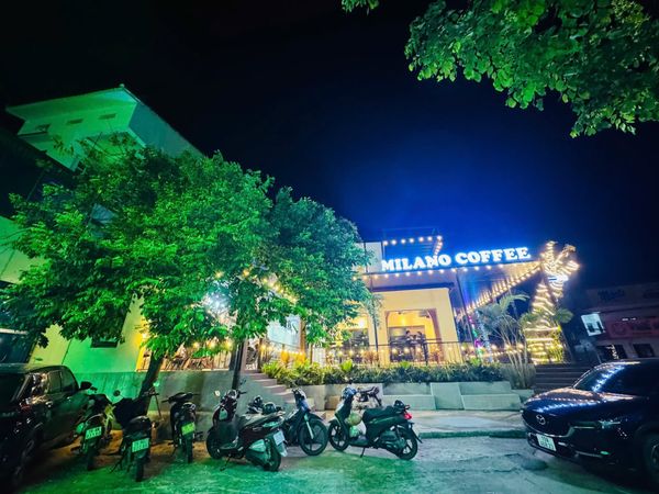 Loa treo tường phát nhạc nền cho Milano Coffee Phù Ninh, Phú Thọ loa được thiết kế riêng cho quán, bật lớn không tạp âm, miễn phí công lắp đặt, bảo hành dài hạn 5 năm