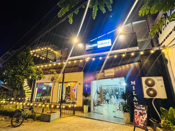 Loa treo tường phát nhạc nền cho Milano Coffee Phù Ninh, Phú Thọ loa được thiết kế riêng cho quán, bật lớn không tạp âm, miễn phí công lắp đặt, bảo hành dài hạn 5 năm