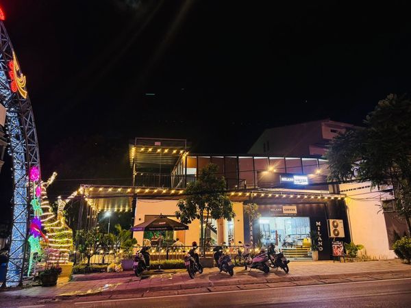 Loa treo tường phát nhạc nền cho Milano Coffee Phù Ninh, Phú Thọ loa được thiết kế riêng cho quán, bật lớn không tạp âm, miễn phí công lắp đặt, bảo hành dài hạn 5 năm