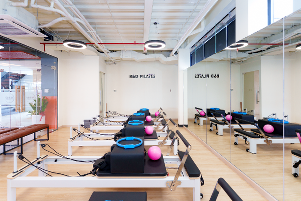 Loa treo tường phát nhạc nền cho R&D Pilates,TP.HCM, loa được thiết kế riêng cho quán, bật lớn không tạp âm, miễn phí công lắp đặt, bảo hành dài hạn 5 năm