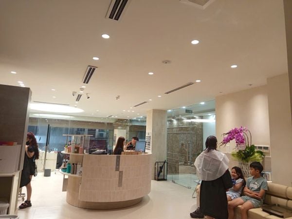 Loa treo tường phát nhạc nền cho ZIO HAIR ĐỘI CẤN, Hà Nội, loa được thiết kế riêng cho quán, bật lớn không tạp âm, miễn phí công lắp đặt, bảo hành dài hạn 5 năm