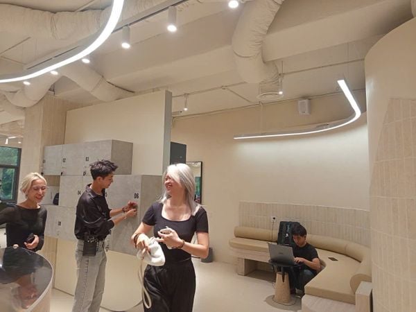 Loa treo tường phát nhạc nền cho ZIO HAIR ĐỘI CẤN, Hà Nội, loa được thiết kế riêng cho quán, bật lớn không tạp âm, miễn phí công lắp đặt, bảo hành dài hạn 5 năm