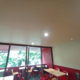 Loa âm trần phát nhạc nền cho nhà hàng Wicked Burger, Hà Nội, loa được thiết kế riêng cho quán, bật lớn không tạp âm, miễn phí công lắp đặt, bảo hành dài hạn 5 năm