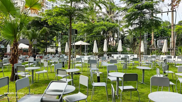 Loa treo tường chống nước, loa cột ngoài trời, phát nhạc nền cho nhà hàng Wind Garden Lounge, TP.HCM, loa được thiết kế riêng cho quán, bật lớn không tạp âm, miễn phí công lắp đặt