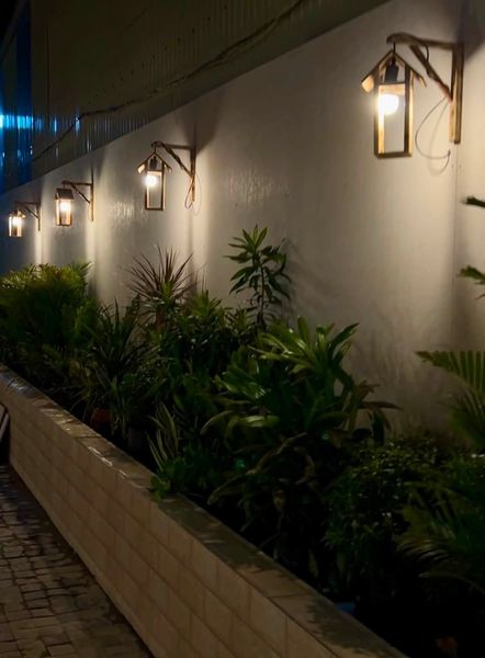 Loa treo tường phát nhạc nền cho Thằng Bờm Coffee, Gia Lai, loa được thiết kế riêng cho quán, bật lớn không tạp âm, miễn phí công lắp đặt, bảo hành dài hạn 5 năm