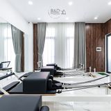 Loa treo tường phát nhạc nền cho R&D Luxury Pilates Quận 9, TP.HCM, loa được thiết kế riêng cho quán, bật lớn không tạp âm, miễn phí công lắp đặt, bảo hành dài hạn 5 năm