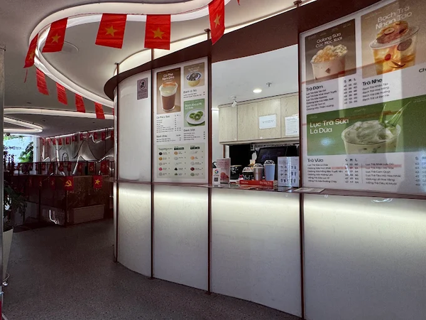 Loa treo tường phát nhạc nền cho Tea.Joy Station 12 Lê Văn Sỹ, TP.HCM, loa được thiết kế riêng cho quán, bật lớn không tạp âm, miễn phí công lắp đặt, bảo hành dài hạn 5 năm