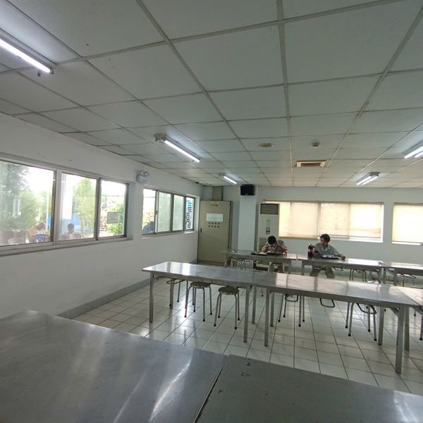 Loa treo tường thông báo, phát nhạc nền cho công ty Daiwa Plastics Thăng Long, Hà Nội, loa được thiết kế riêng cho quán, bật lớn không tạp âm, miễn phí công lắp đặt, bảo hành dài hạn 5 năm