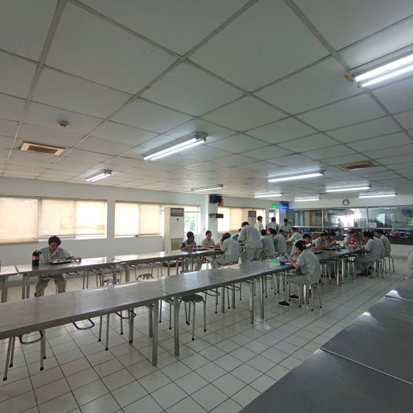 Loa treo tường thông báo, phát nhạc nền cho công ty Daiwa Plastics Thăng Long, Hà Nội, loa được thiết kế riêng cho quán, bật lớn không tạp âm, miễn phí công lắp đặt, bảo hành dài hạn 5 năm
